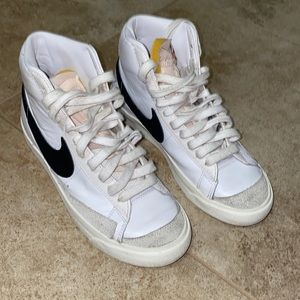 Nike Blazer Mid